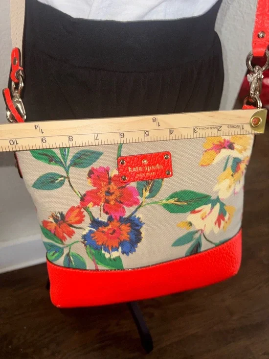 kate spade Floral Canvas Crossbody with Coral Trim- New With Out Tag‼️‼️‼️ - Picture 7 of 11
